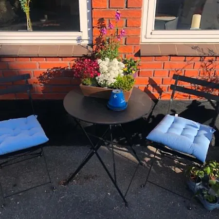 Cozy With Bali-inspired Terrace 스벤보르